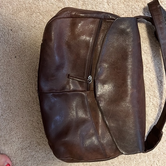 Wilson Brand Brown Leather purse with adjustable strap. - Picture 3 of 4